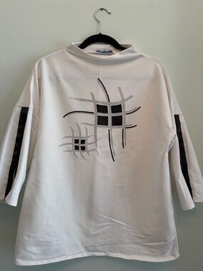 Women s White Quater Sleeve Tee with Black Graphic